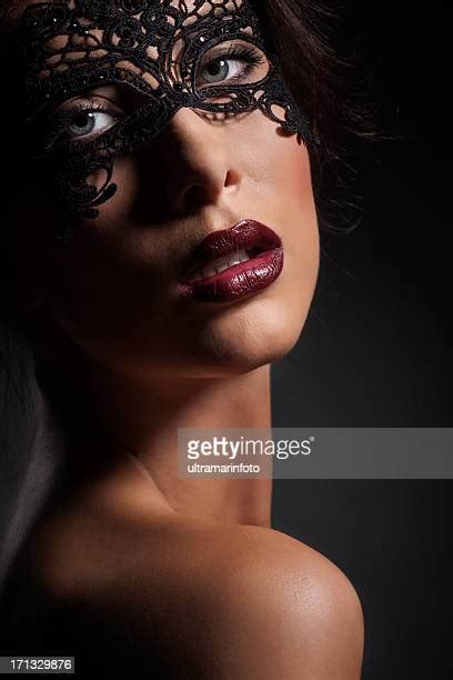 363.657 Sensuais Stock Photos, High